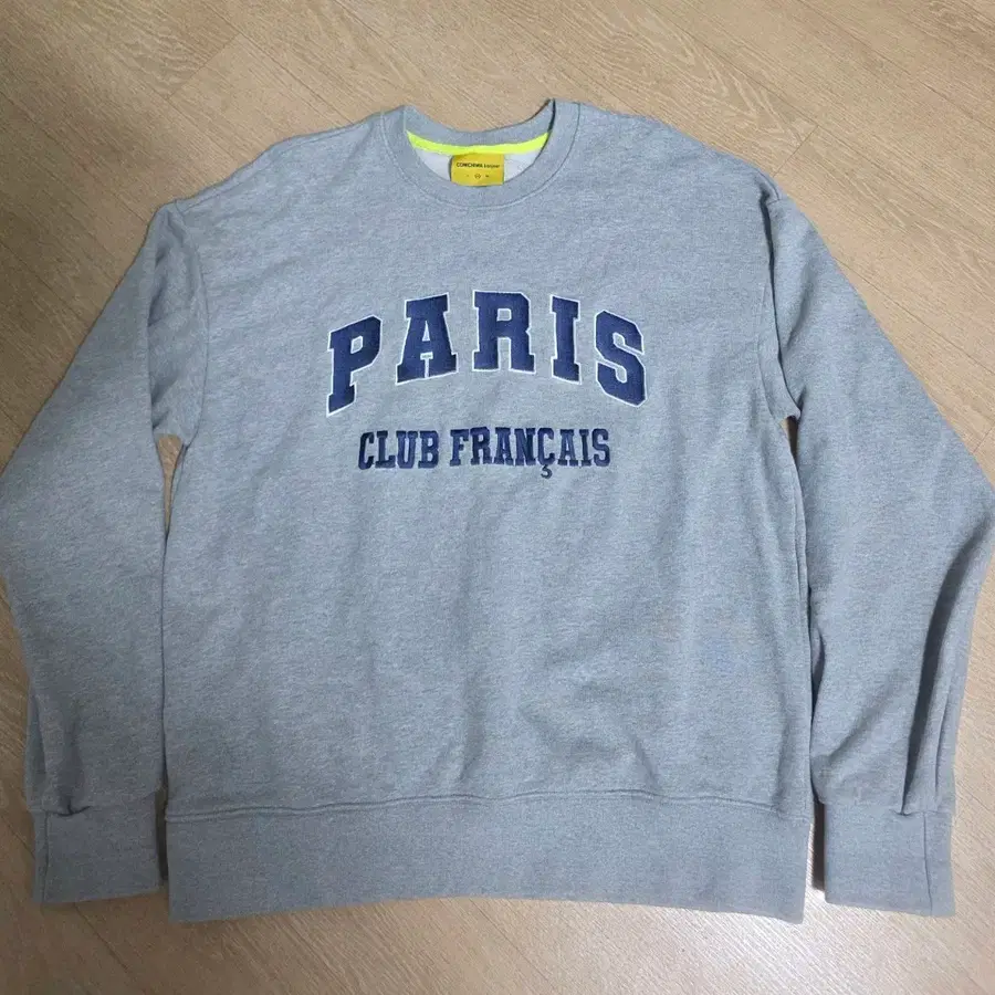 곤니치와봉쥬르 'PARIS CLUB FRANCAIS' 프렌치 유니브 맨투맨 스웻셔츠
