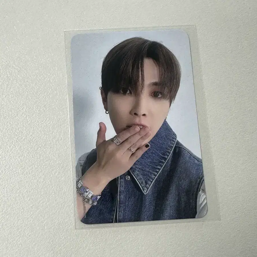 에이티즈 홍중 cgv 포카