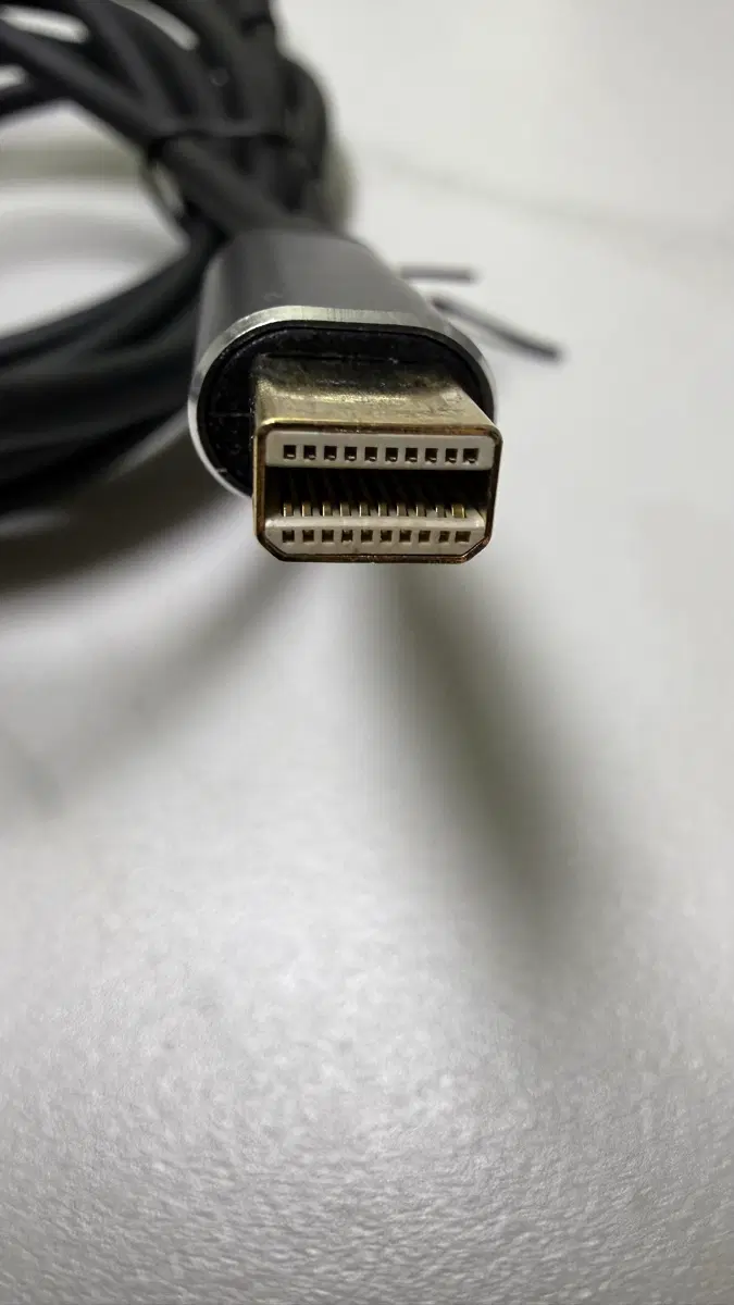USB-C to Mini DisplayPort 케이블 판매합니다