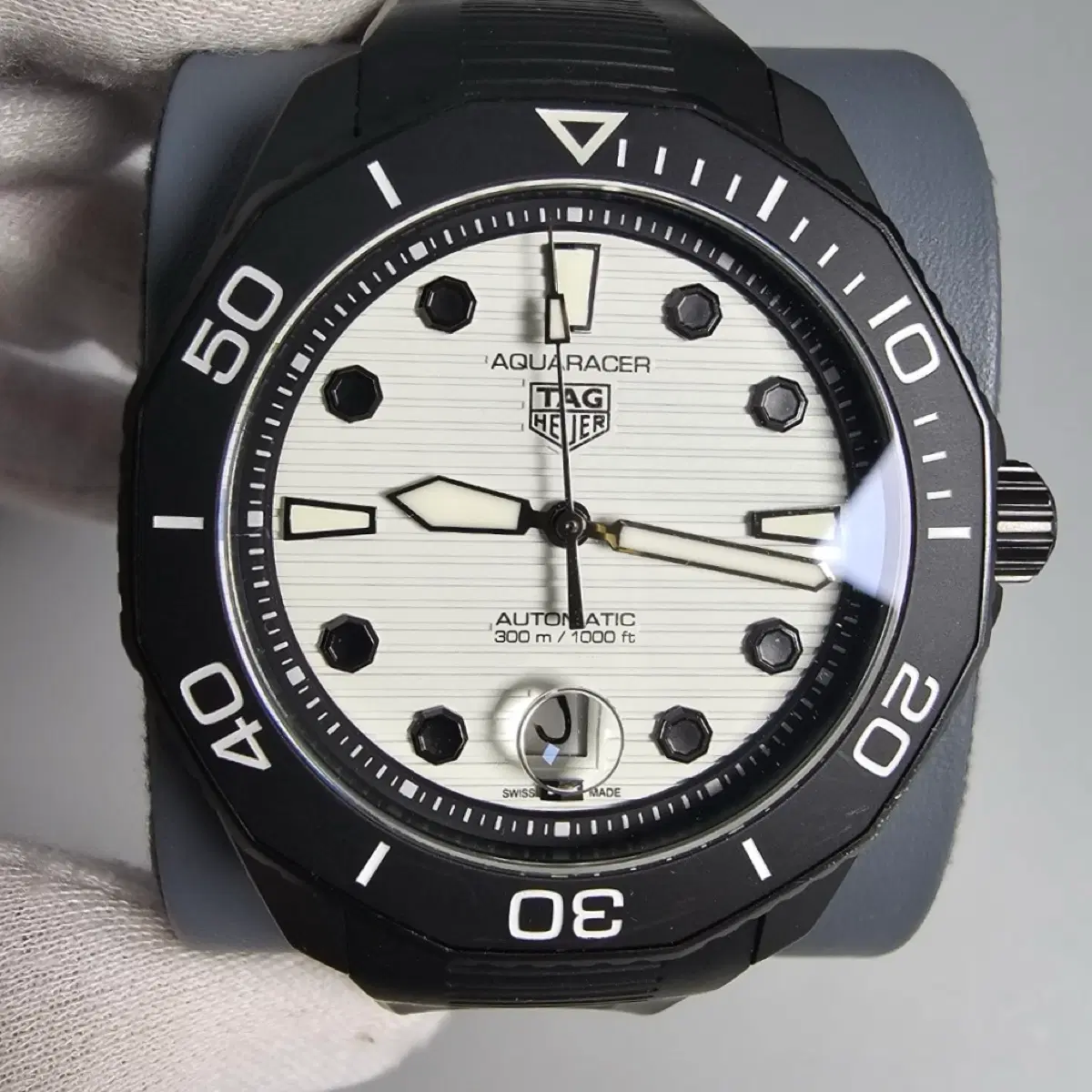 태그호이어 신형 아쿠아레이서 300 나이트 다이버 오토 43mm 메탈 시계 WBP201D