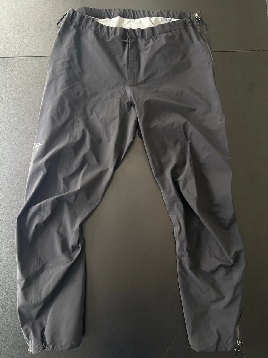아크테릭스 베타 팬츠 고어텍스 블랙 XL / Arcteryx Beta Pant