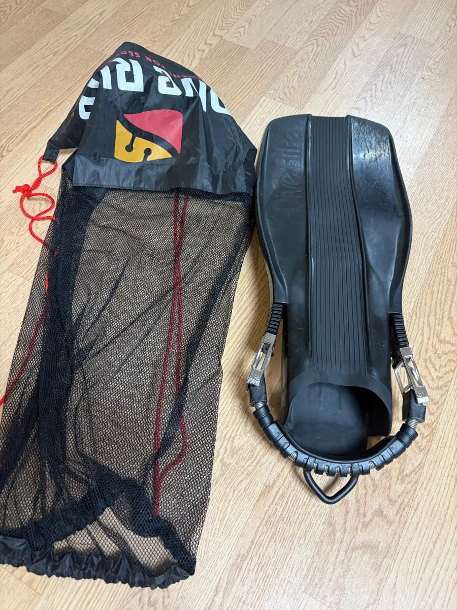 다이브라이트 XT 핀 M