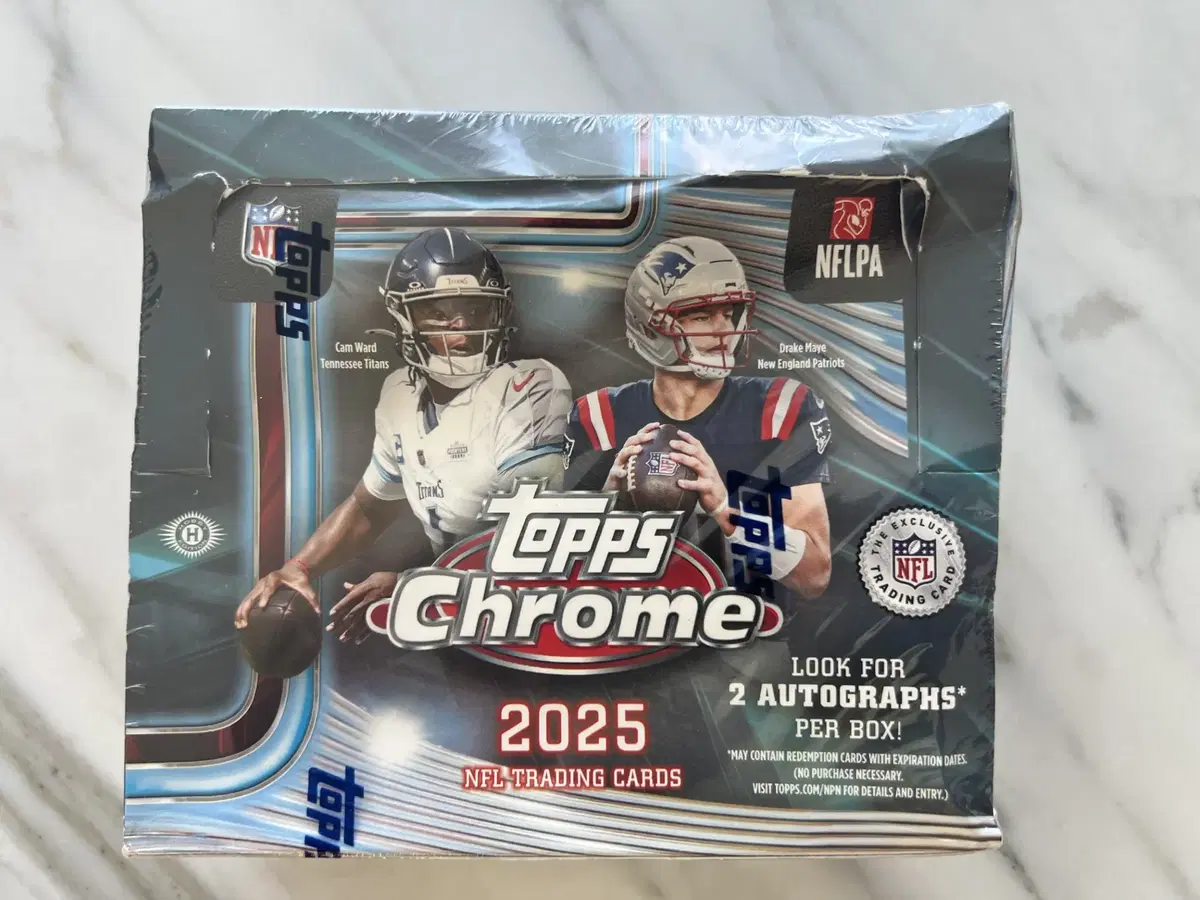 2025 Topps Chrome NFL 풋볼 - 점보 박스 - 미개봉 - **파손 있음**