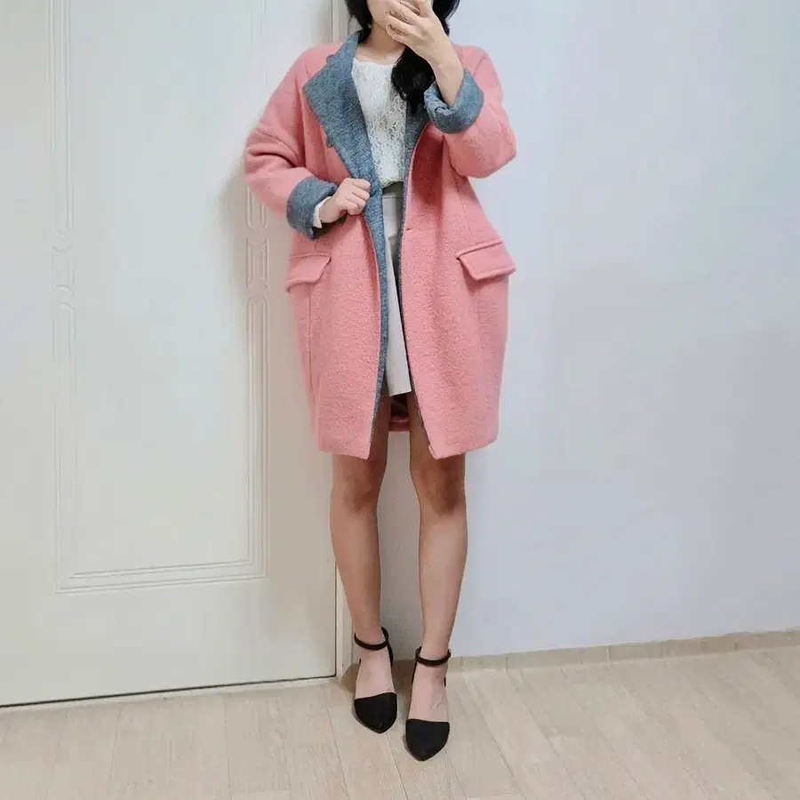 도톰 인디핑크 가오리핏 배색 카라 부클 코트
