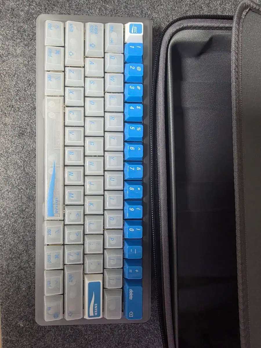 베놈 60he rgb 레제라 아크릴