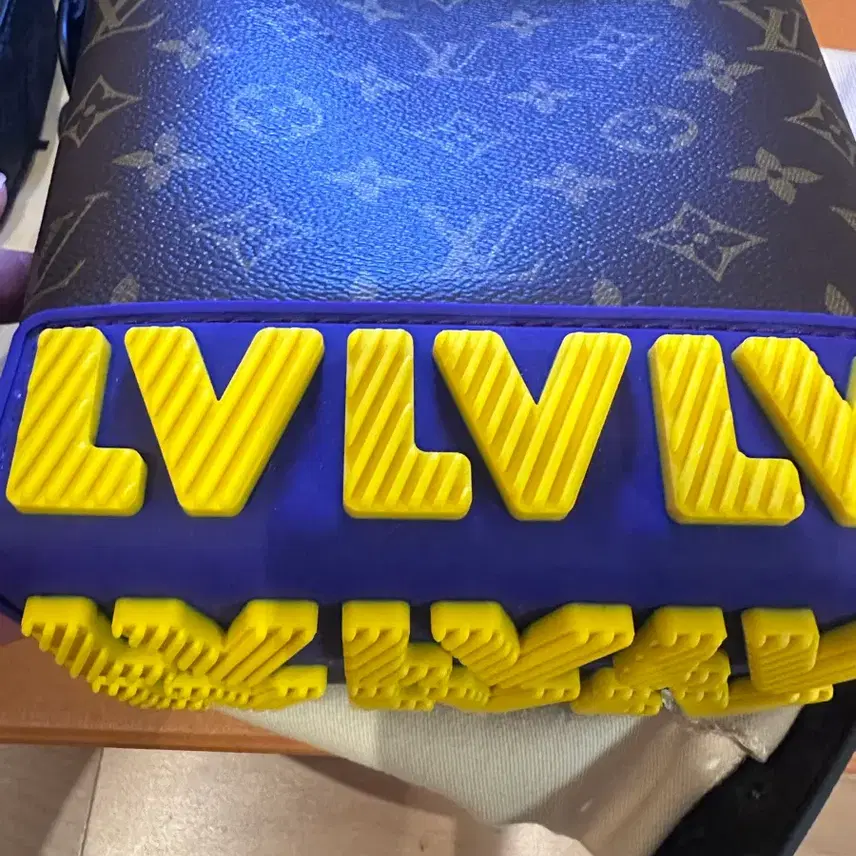 루이비통 [OS] 버질 컬렉션라인 LV 디테일 모노그램 가방 백 사진 7