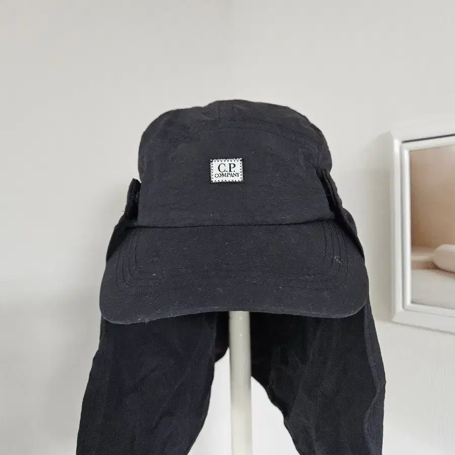CP컴퍼니 블랙 모자