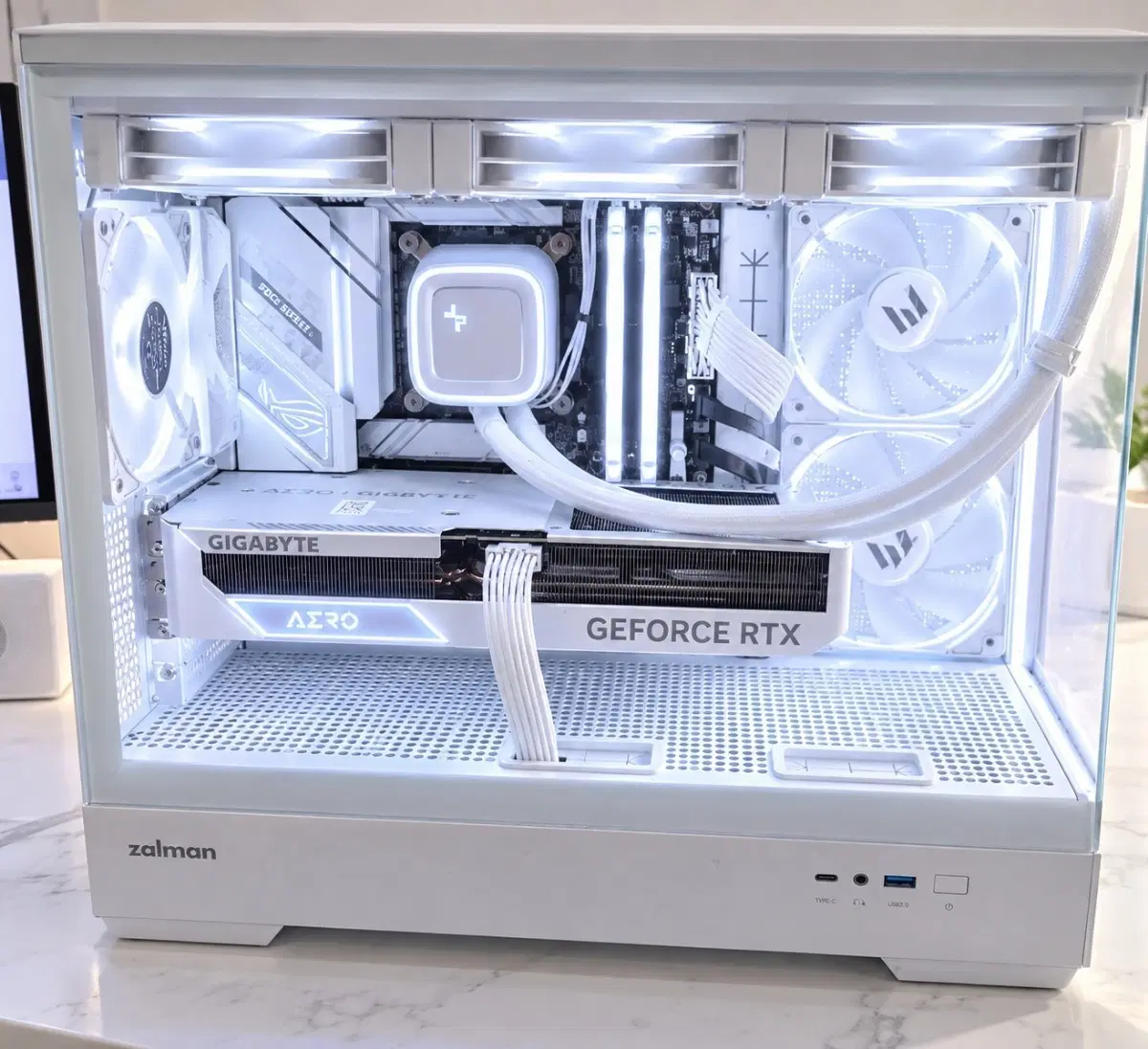 i5-14600KF RTX4070 화이트PC