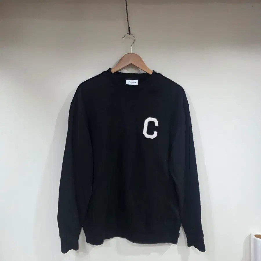 커버낫(COVERNAT) 빅 C 로고 크루넥 맨투맨