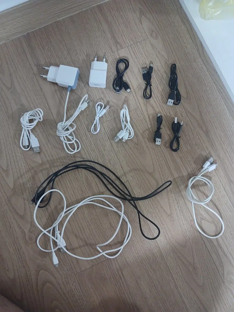 충전기 어댑터 및 USB 케이블 세트