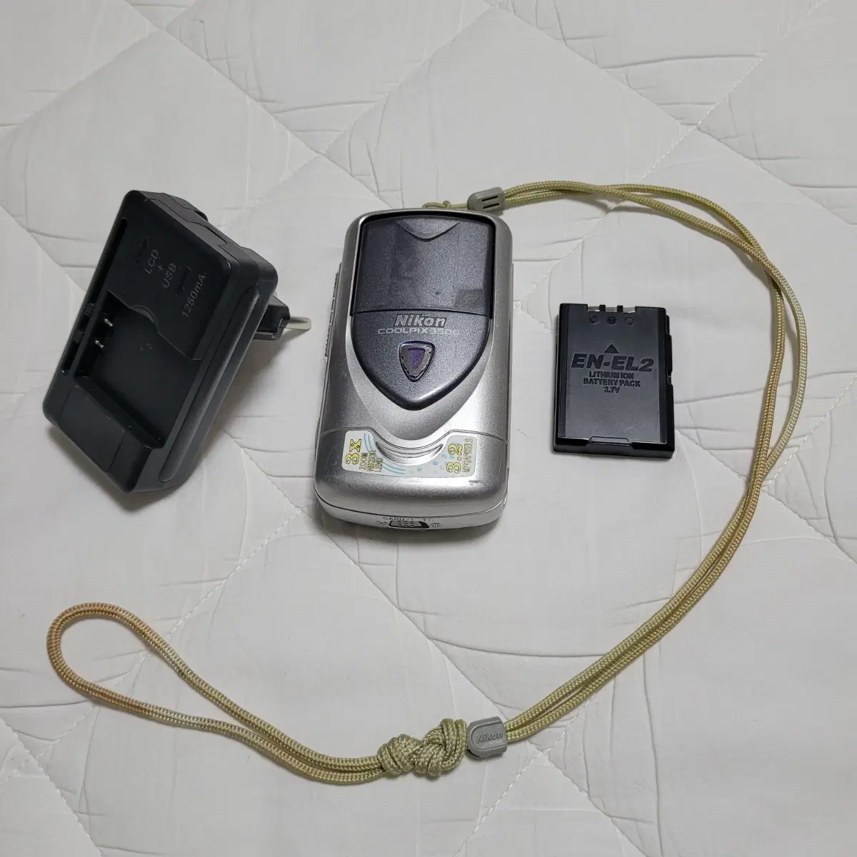 니콘 쿨픽스 3500 디카