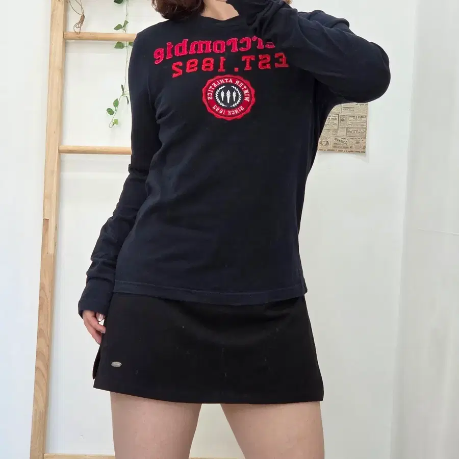 [키즈L]슬림핏 아베크롬비 로고 레터링 패치 긴팔 티셔츠