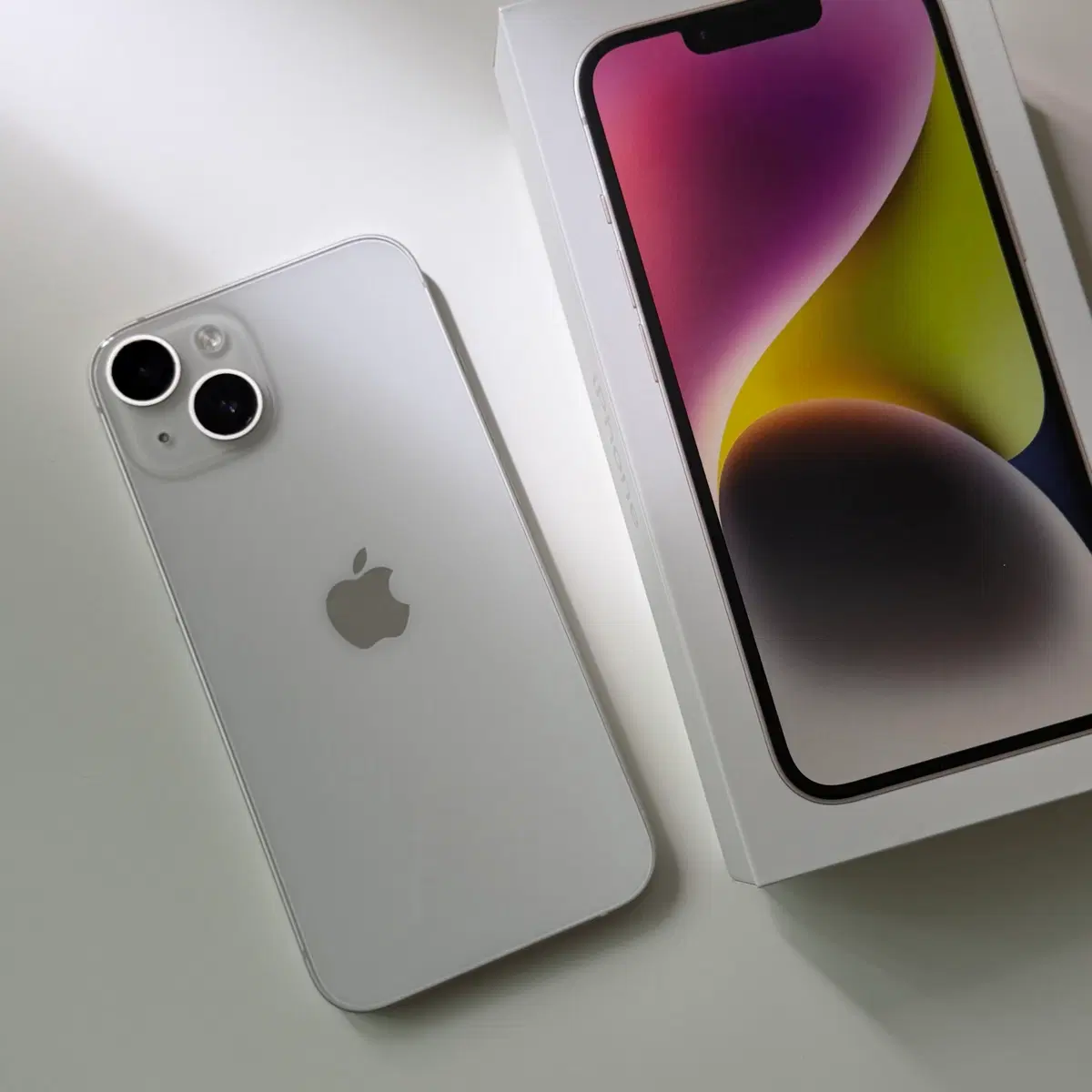 아이폰 14 일반모델 / 화이트 / 256GB / 풀박스 / 배터리 성능 66%