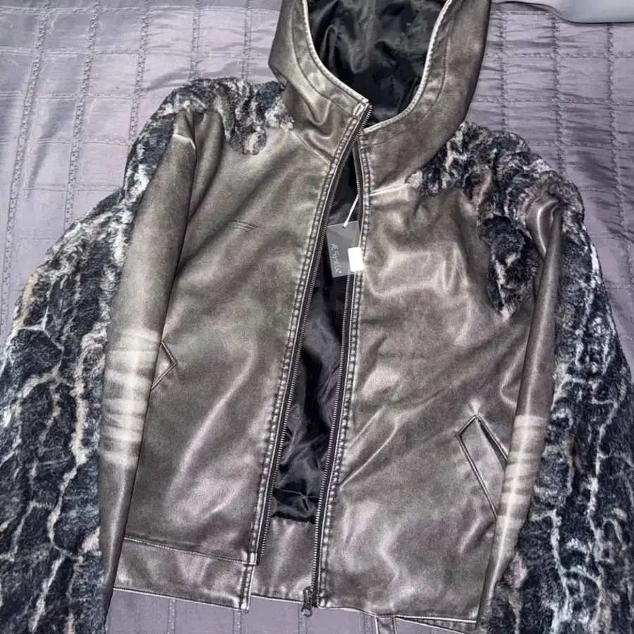 에이시넥틱스 Swamp faux leather Jacket brown