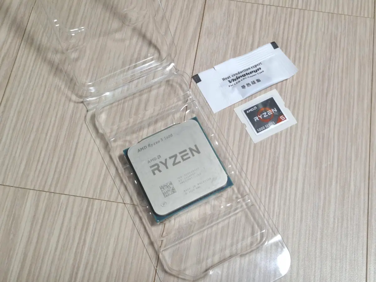 가성비 AMD 라이젠 5 5600 (버미어) CPU 판매합니다 (써멀/스티커 포함)