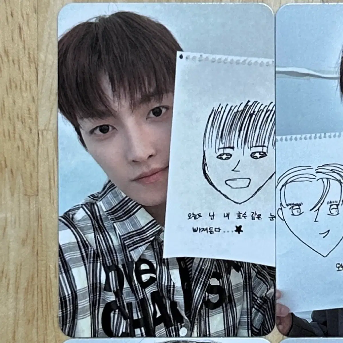 에이티즈 ateez 관찰일지 포카 키링 분철 홍중