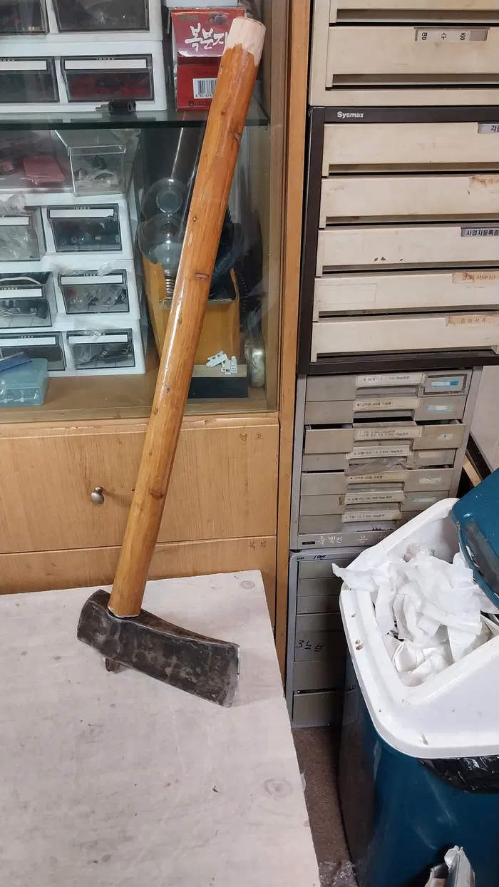 1970~80 국내 대장간 수제 단조 도끼/헤드 3.6kg, 참나무 자루