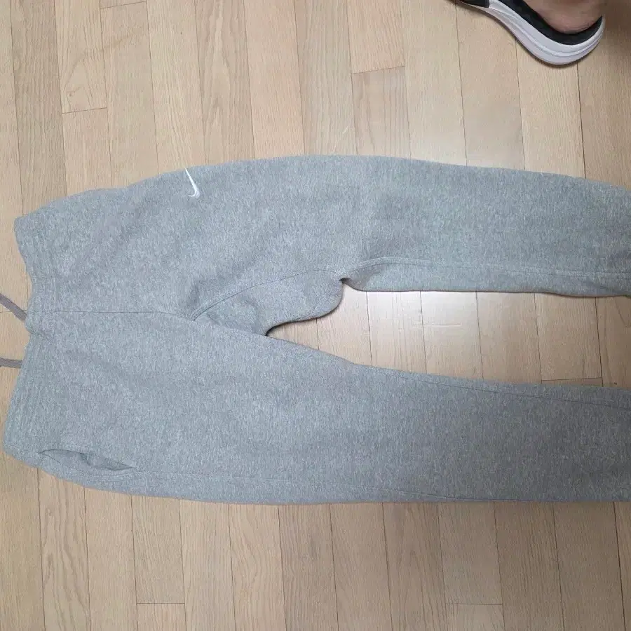 나이키 스우시 기모 조거 팬츠 그레이