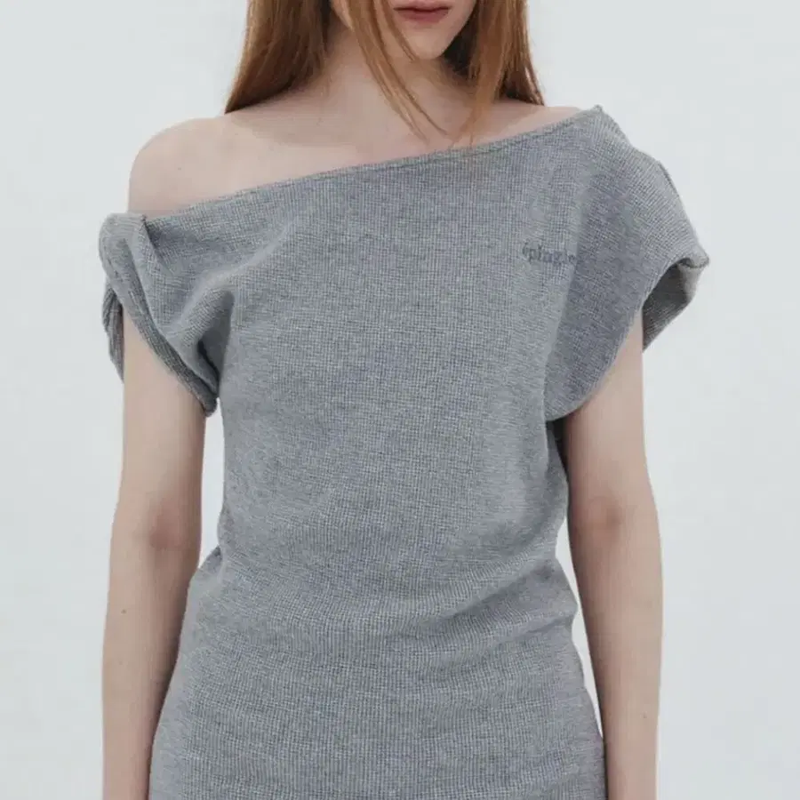 Epingler 에핑글러 twisted top 원숄더 탑