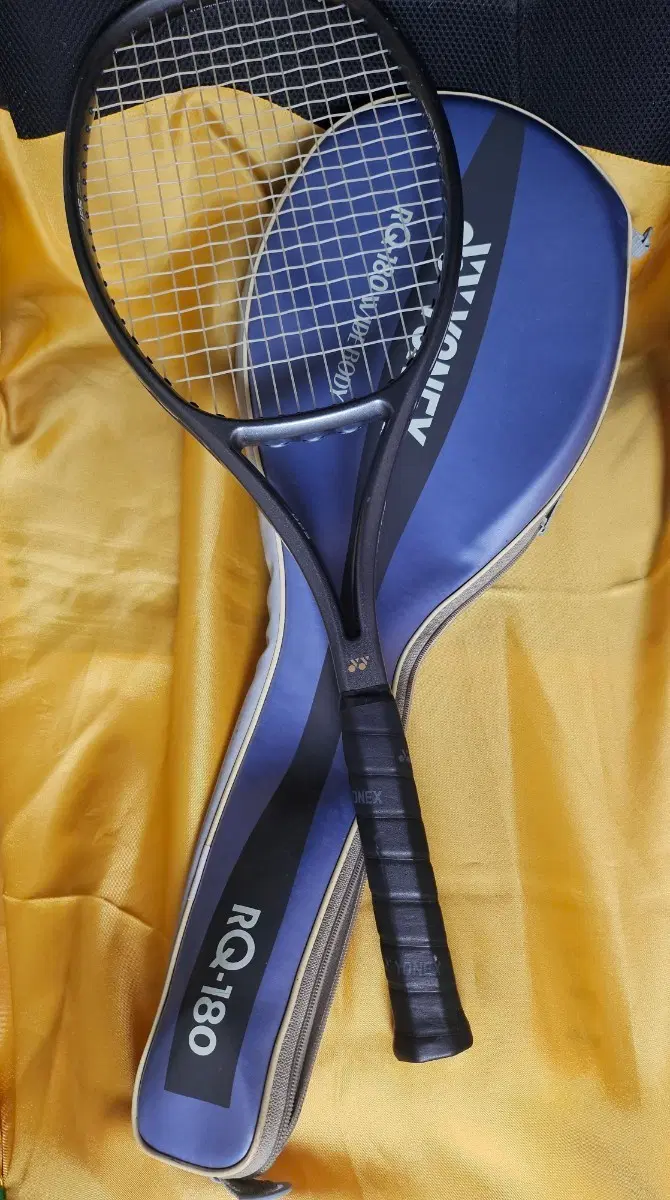 빈티지 테니스라켓-요넥스 RQ-180 테니스 라켓. 소장용 추천