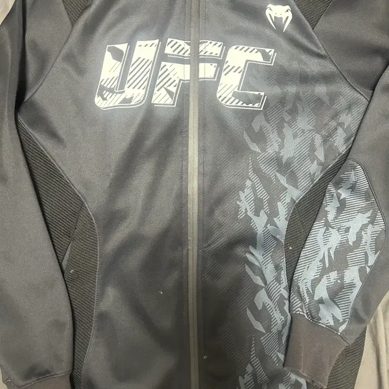 UFC 베넘 후드집업