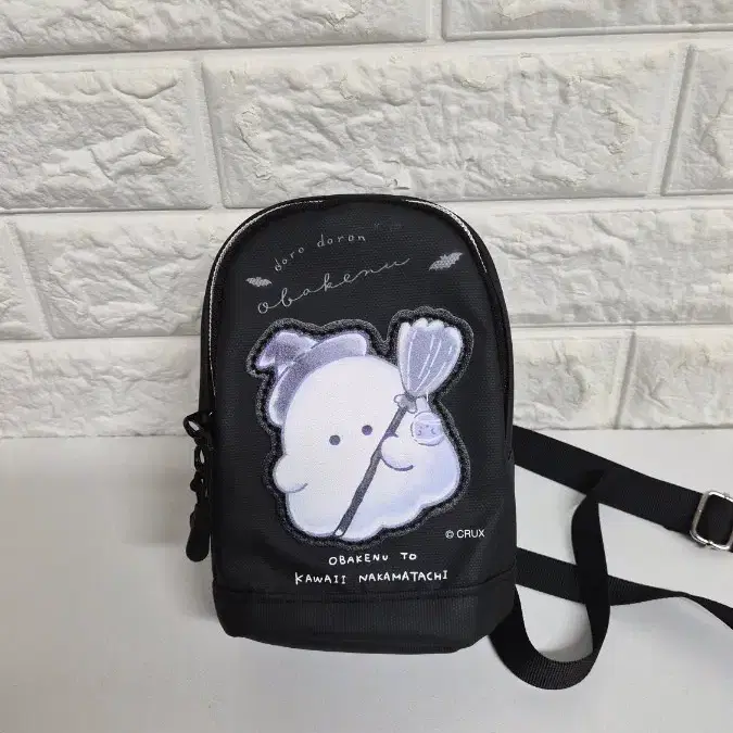 오바케누 크룩스 파우치 새상품 입니다