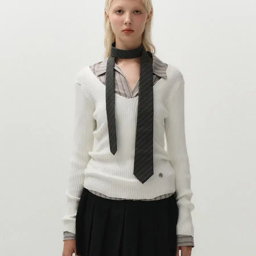미드나잇무브 v slim knit [ivory] V 넥 슬림 니트