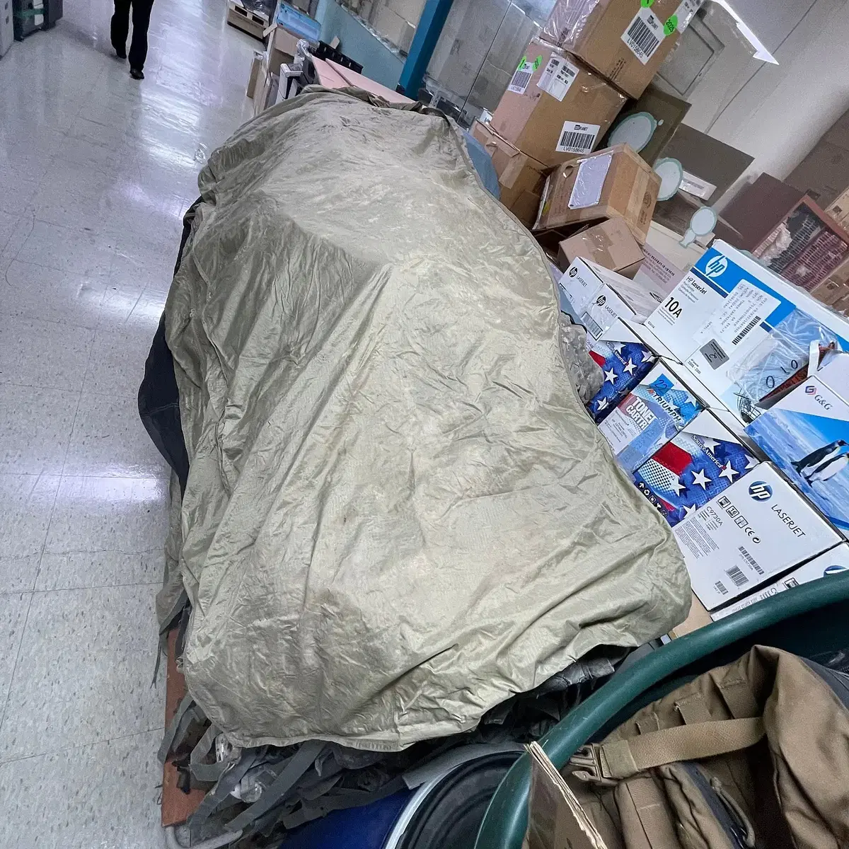 라이트화이터멀티캠B1. 미군 정품 라이트파이터 1인용 멀티캠 텐트 [본체 + 순정 폴대] 세트 판매