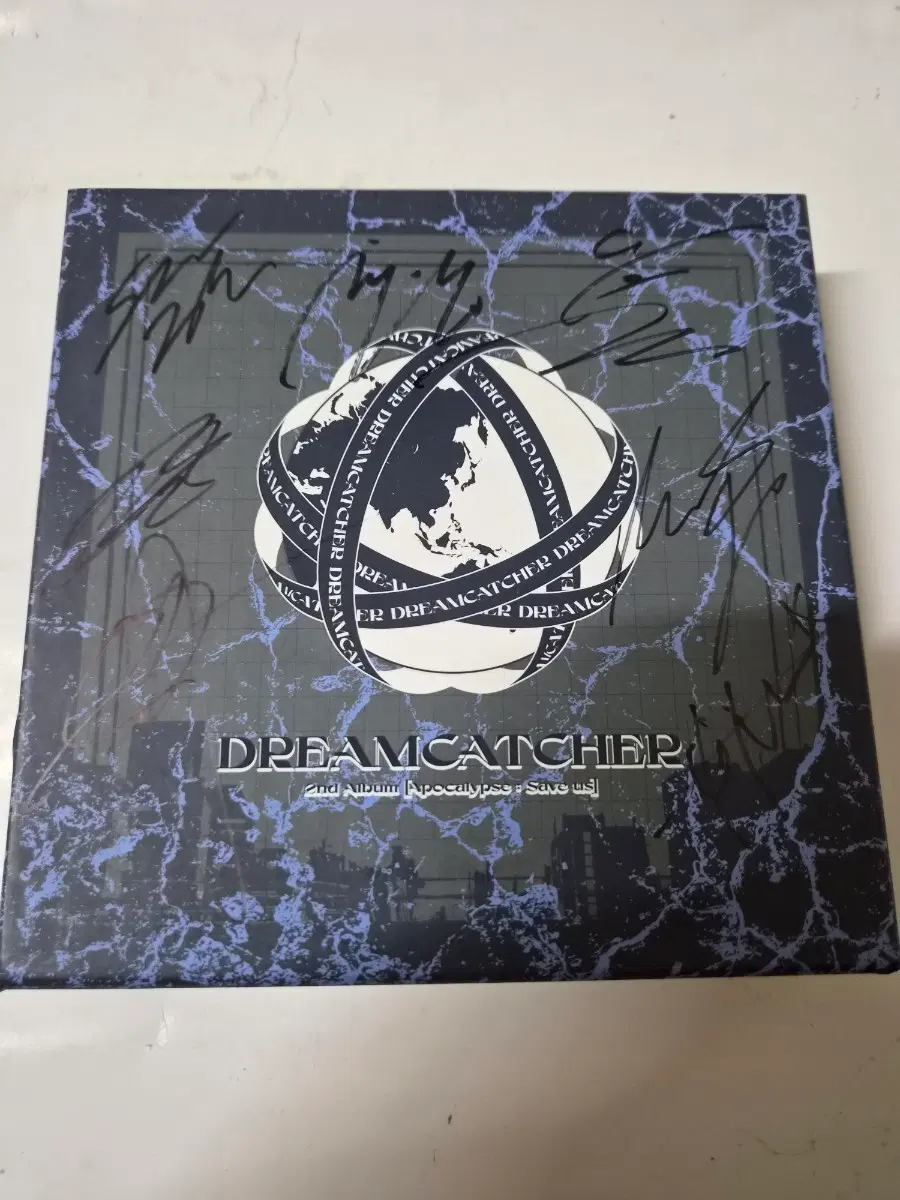 (NOT FOR SALE)드림캐쳐 2집 Apocalypse: Save us 전원싸인 cd 올려봅니다 민트급입니다