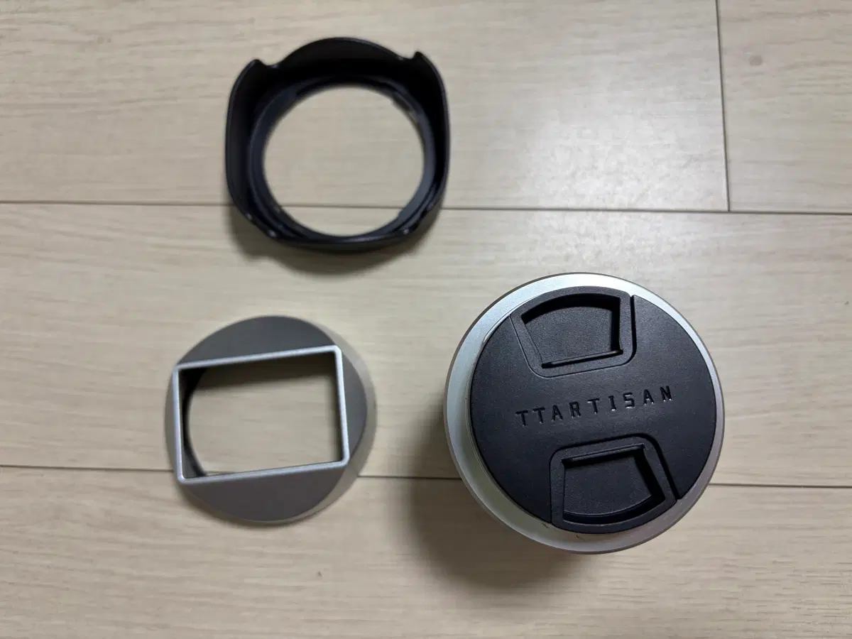 티티아티산 af 35mm e마운트 팔아요