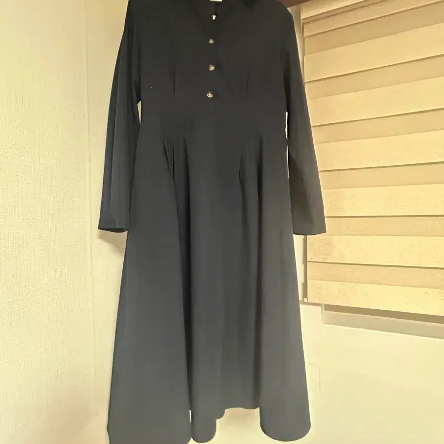 Roem 남색 원피스