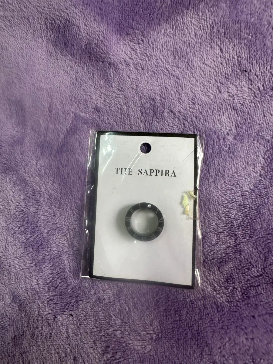 일본 수입  [THE SAPPIRA] 로마숫자 큐빅 블랙 스틸 반지 (미사용 새상품) 팝니다