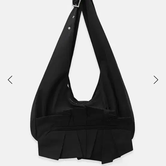 나체 FOLDED POUCH SHOULDER BAG (UNISEX) BLACK