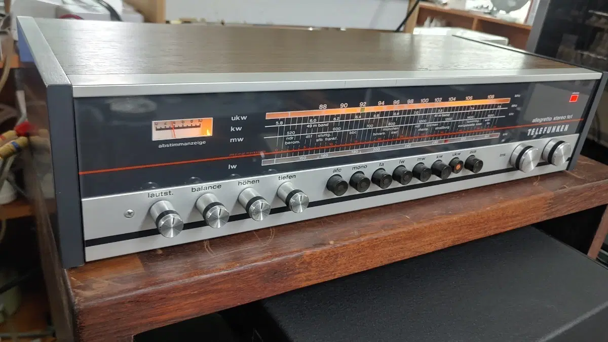 Telefunken Allegretto Stereo 101 리시버 앰프