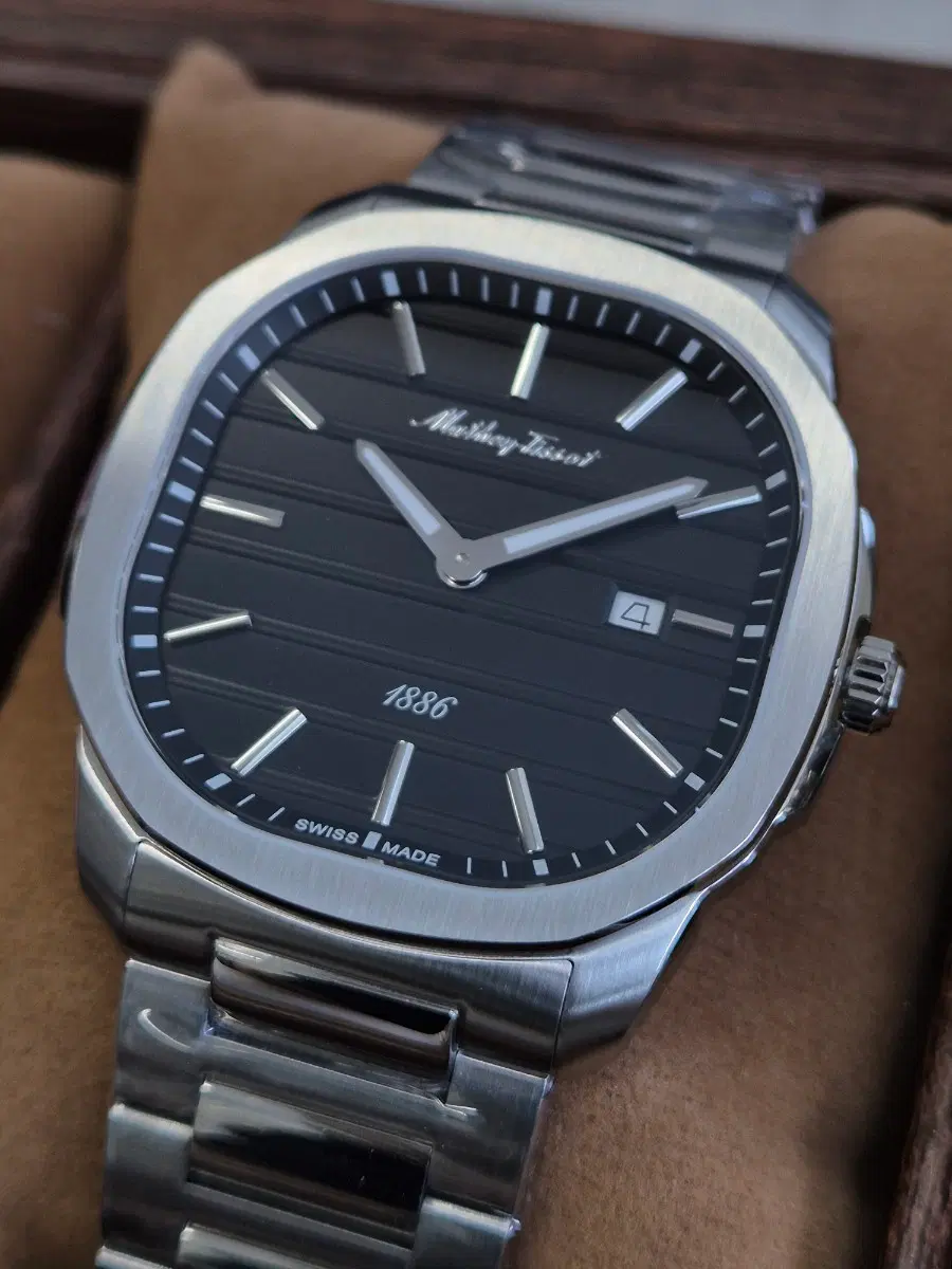 새상품. 스위스 브랜드 메티 티쏘 Mathey Tissot 남성 시계