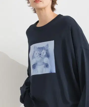 접촉 냉감 천축 편직 CALINE 고양이 프린트 크루 니트 cat 네이비