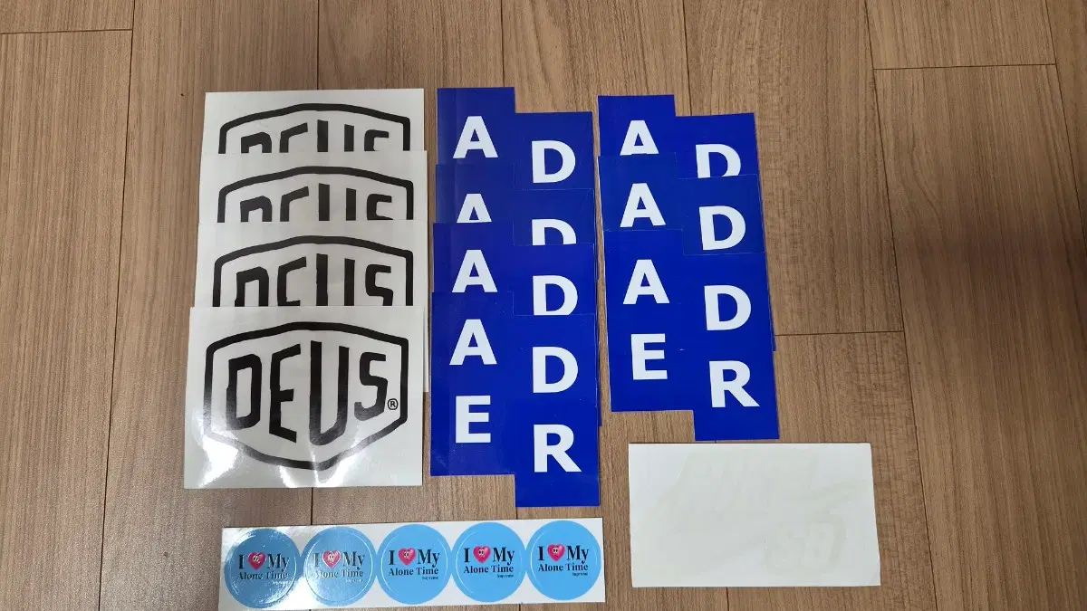데우스, 아더에러, 슈프림, 나이키 정품 스티커