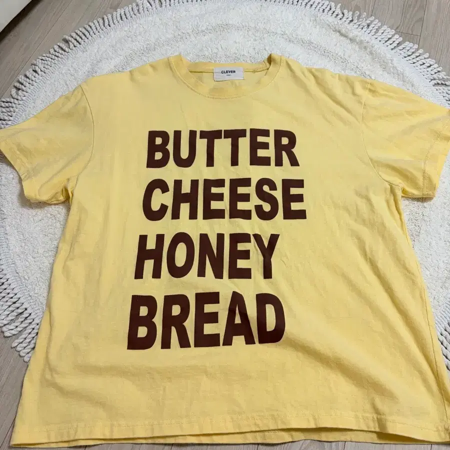 Butter cheese honey bread logo 반팔티