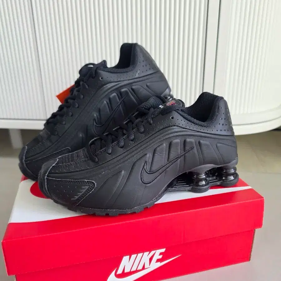 나이키 Shox R4 샥스 R4 여성 스니커즈