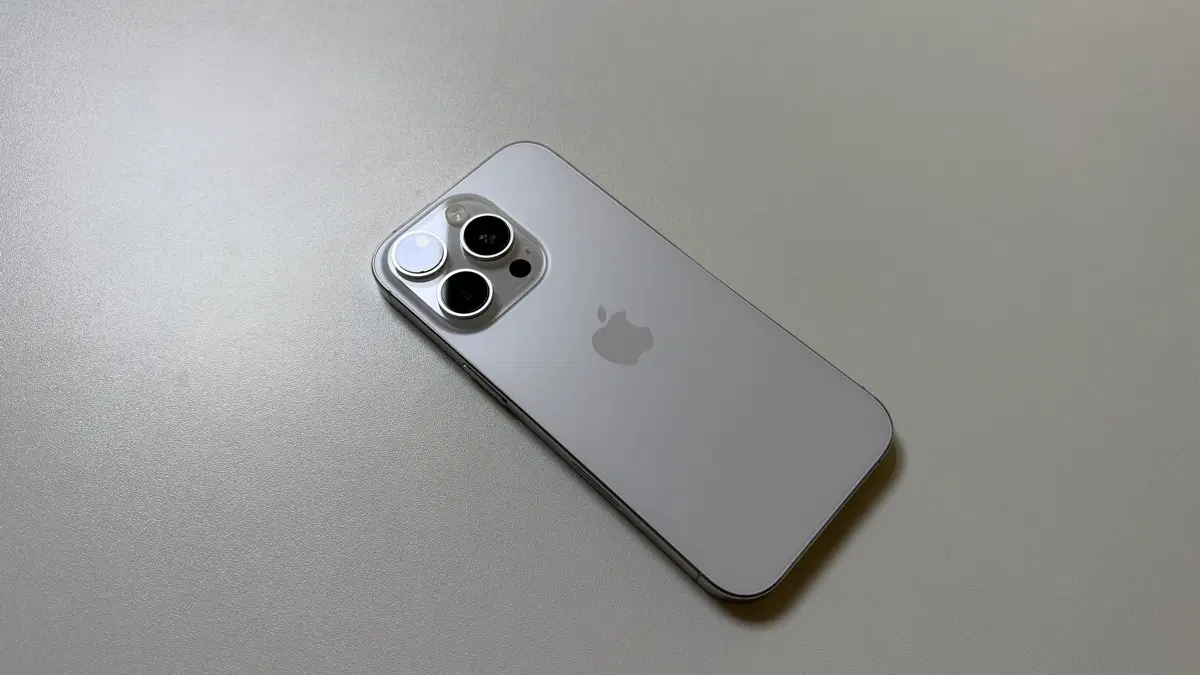 아이폰16프로 화이트 티타늄 128GB