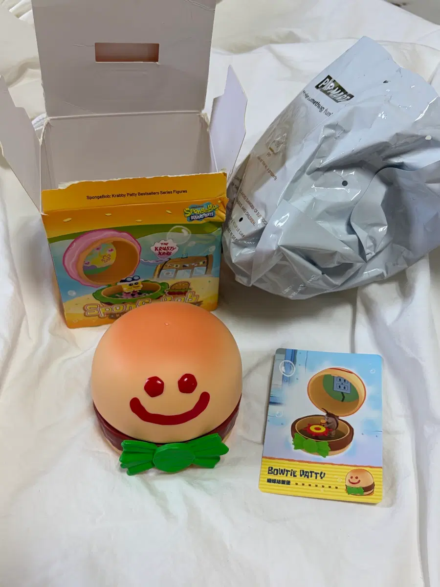 팝마트 스폰지밥 햄버거 바퀴벌레 피규어 새상품