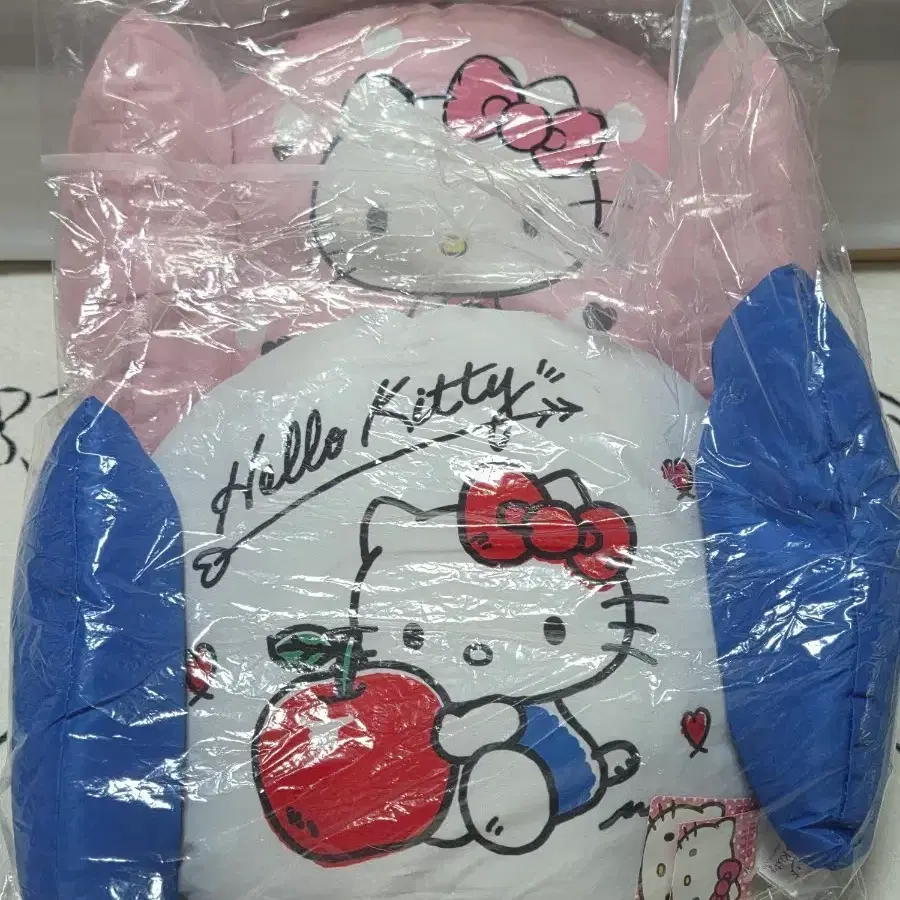 헬로키티 사탕쿠션 배게 새상품