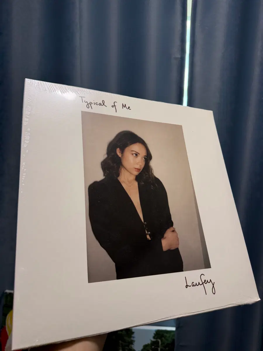 Laufey typical of me lp 45