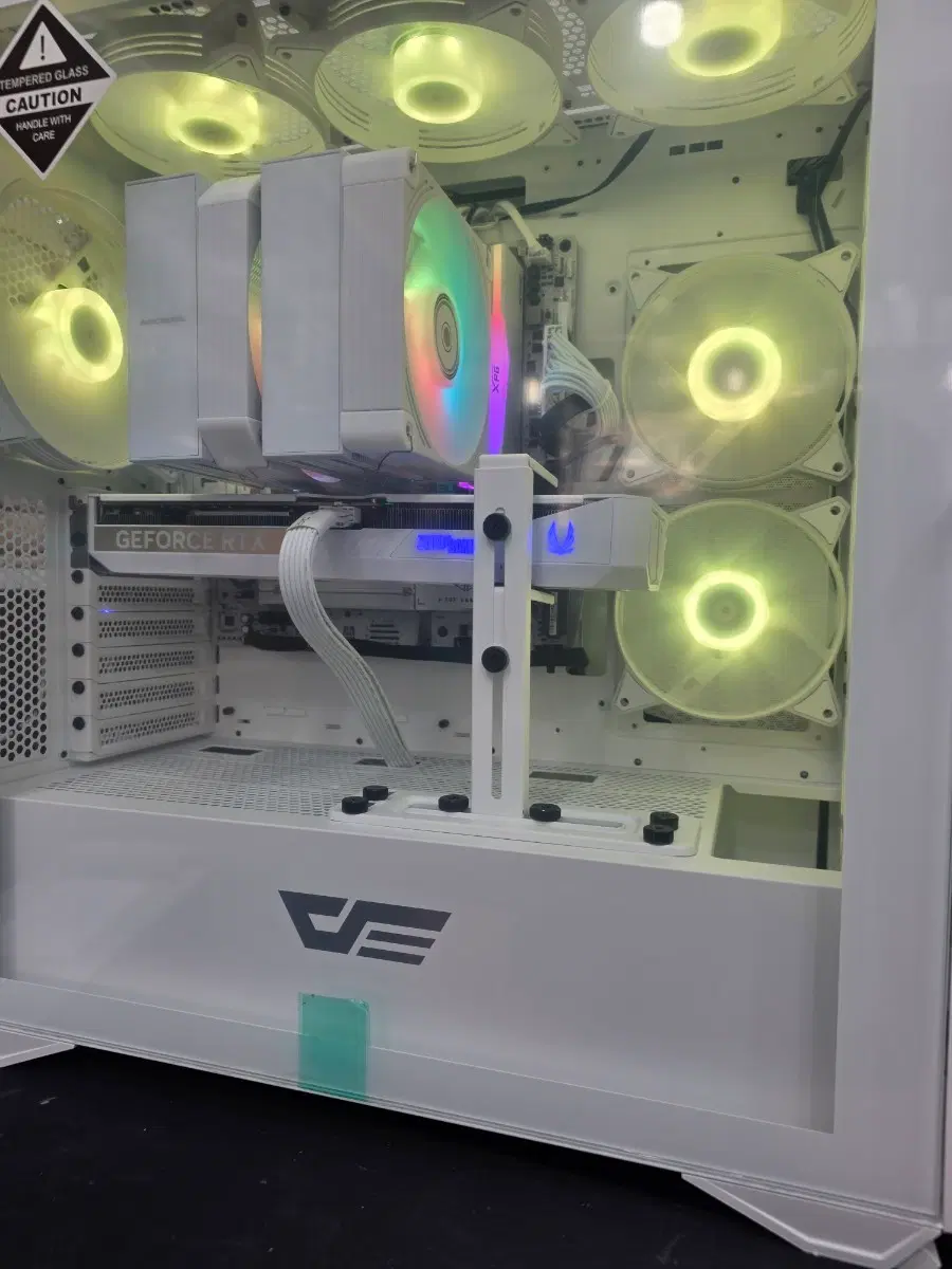 급처 9800x3d rtx5070 올화이트 게이밍 본체 판매