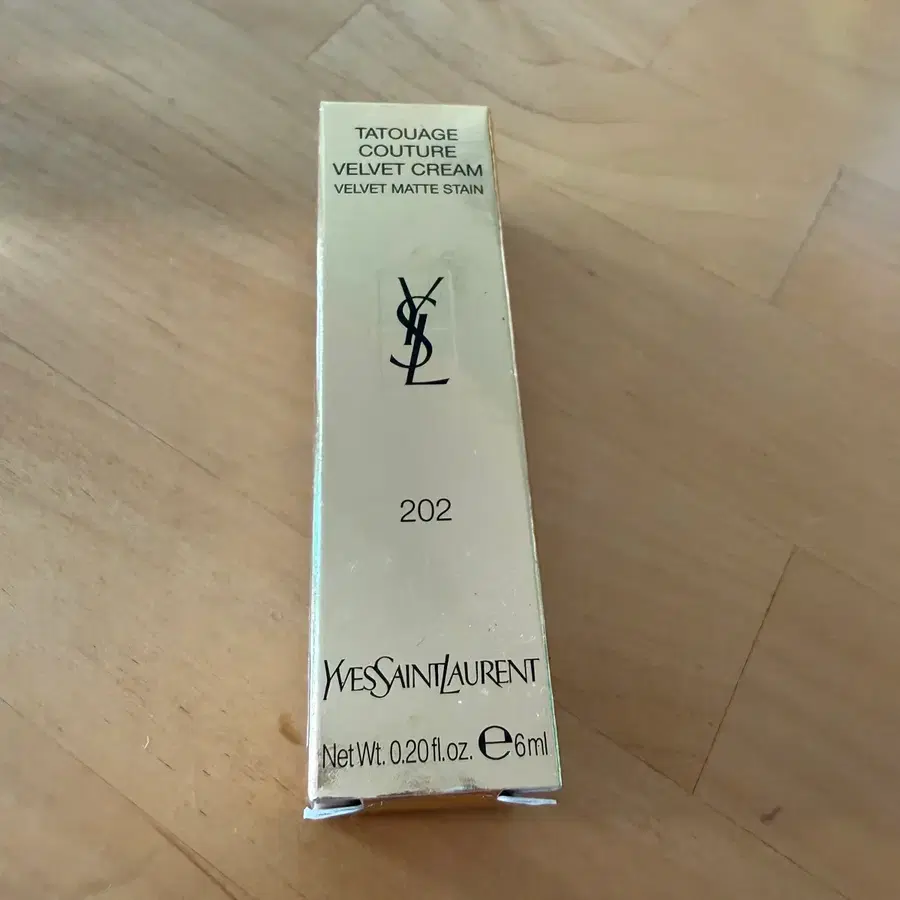 입생로랑 따뚜아쥬 벨벳 틴트 202