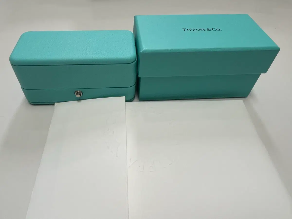 티파니앤코 T 스마일 귀걸이 로즈골드