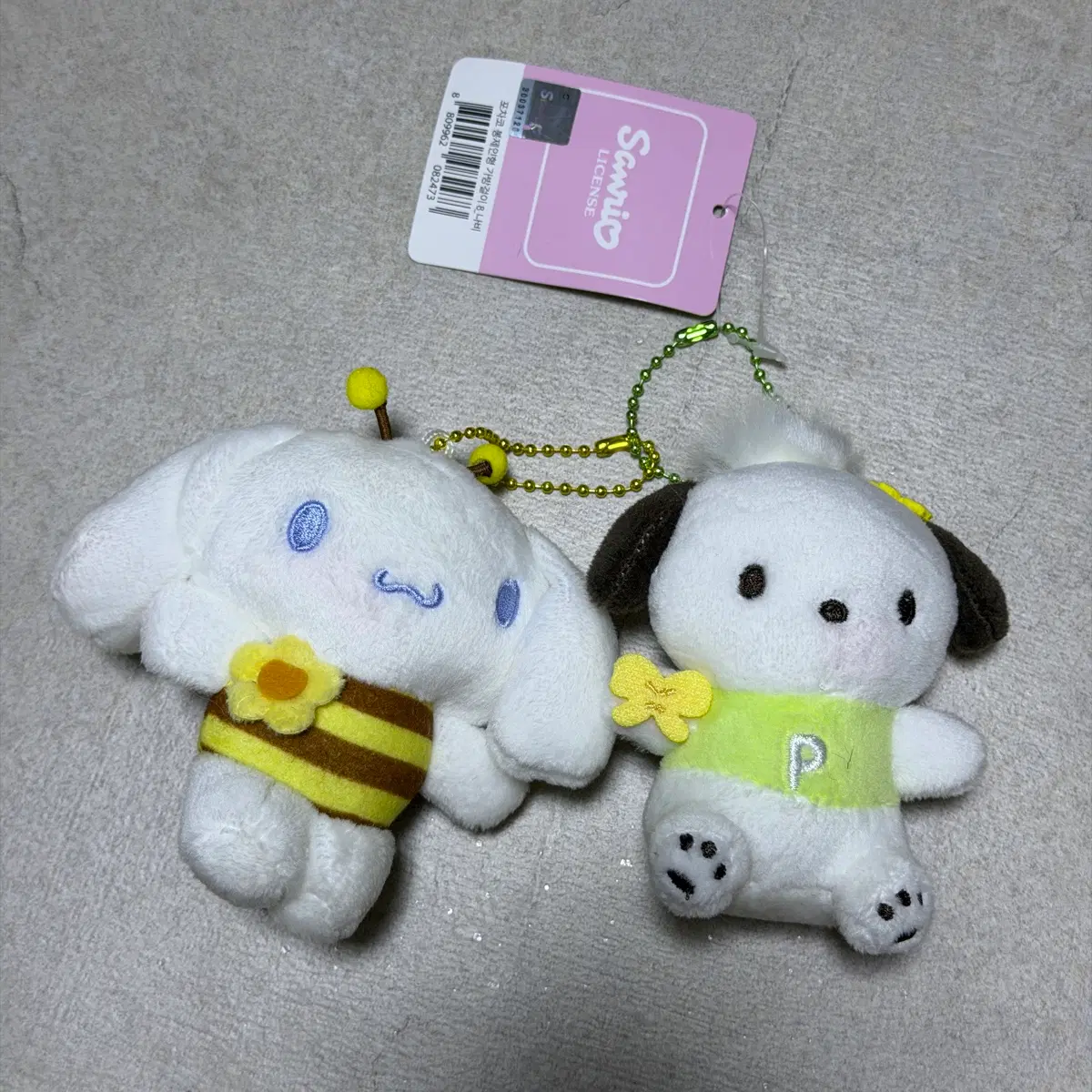 산리오 시나모롤 & 포차코 꿀벌 키링