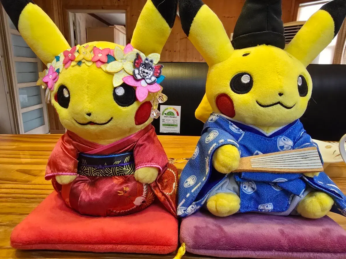 2016 포켓몬센터 도쿄 한정 피카츄 마이코상 오쿠게사마 앉은자세 세트