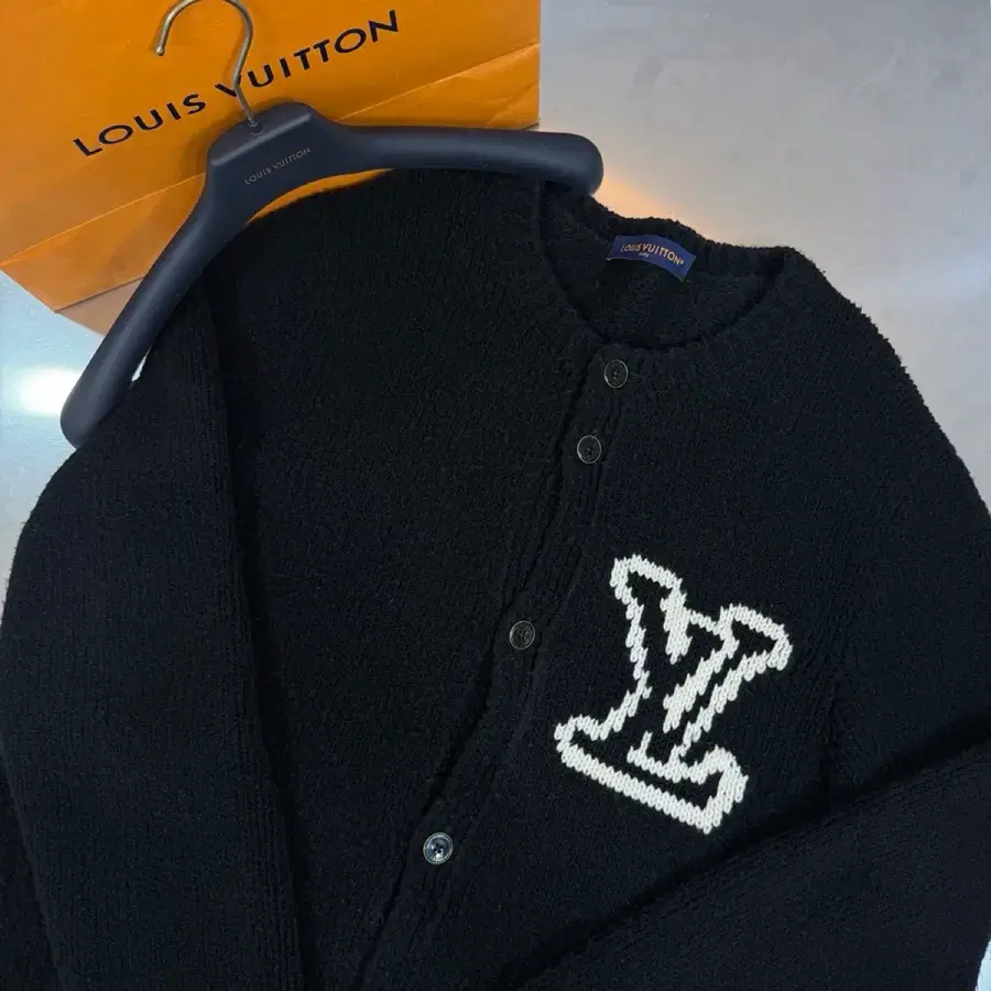 루이비통 인타르시아 LV 니트 가디건