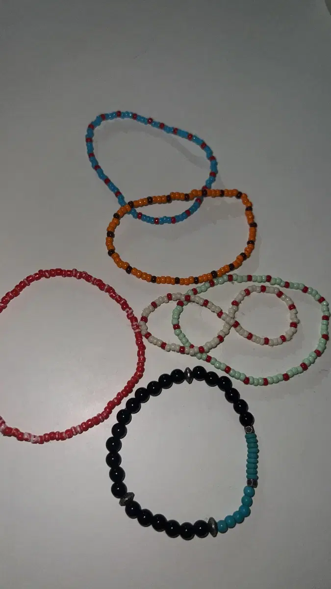 uo beeds braclet